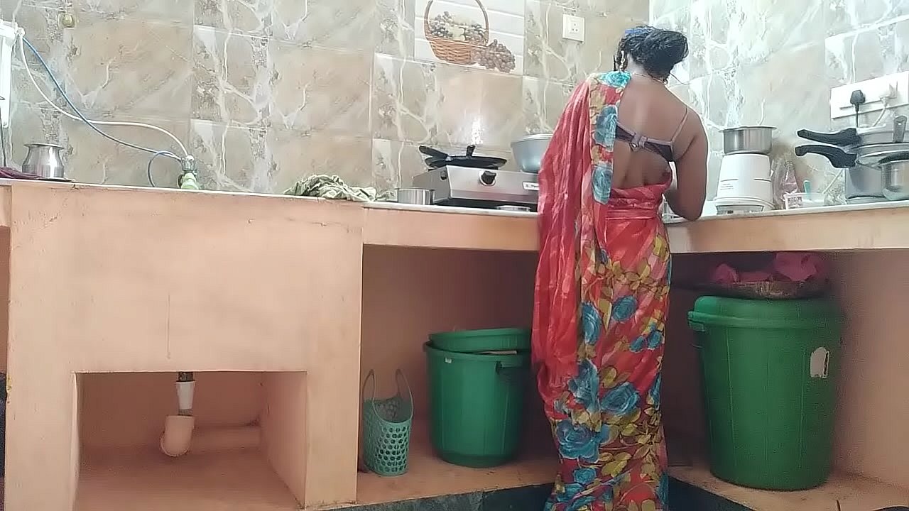 Desi indian Cheating maid Fucked By house owner In Kitchen -  sexyindianporn.pro